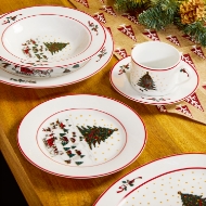 Picture of Festive Christmas 30 Piece Tableware Set